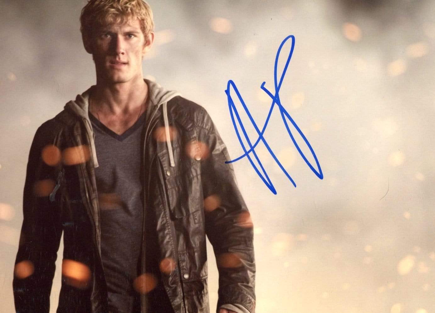 Pettyfer, Alex autograph