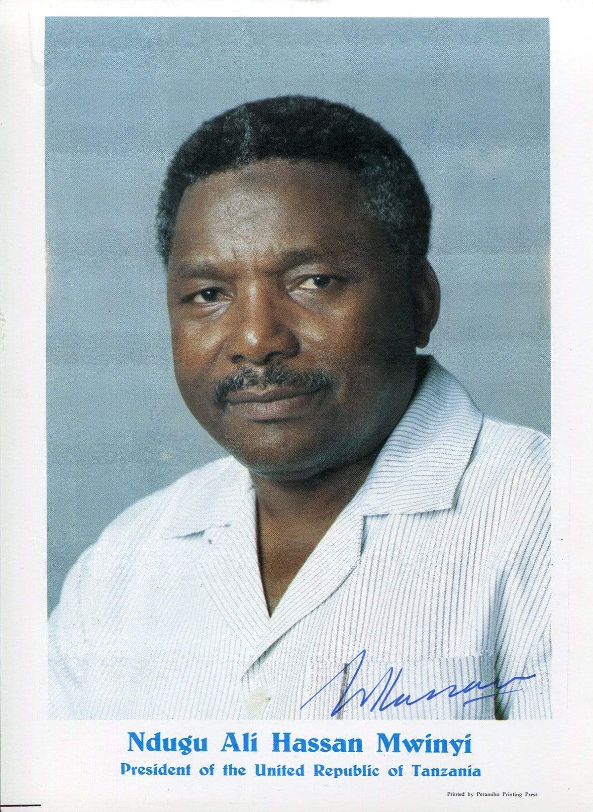 Mwinyi, Ali Hassan autograph