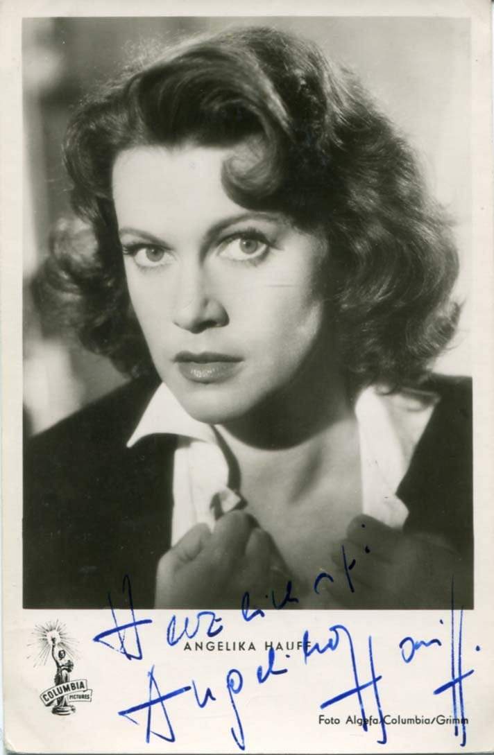 Hauff, Angelika autograph