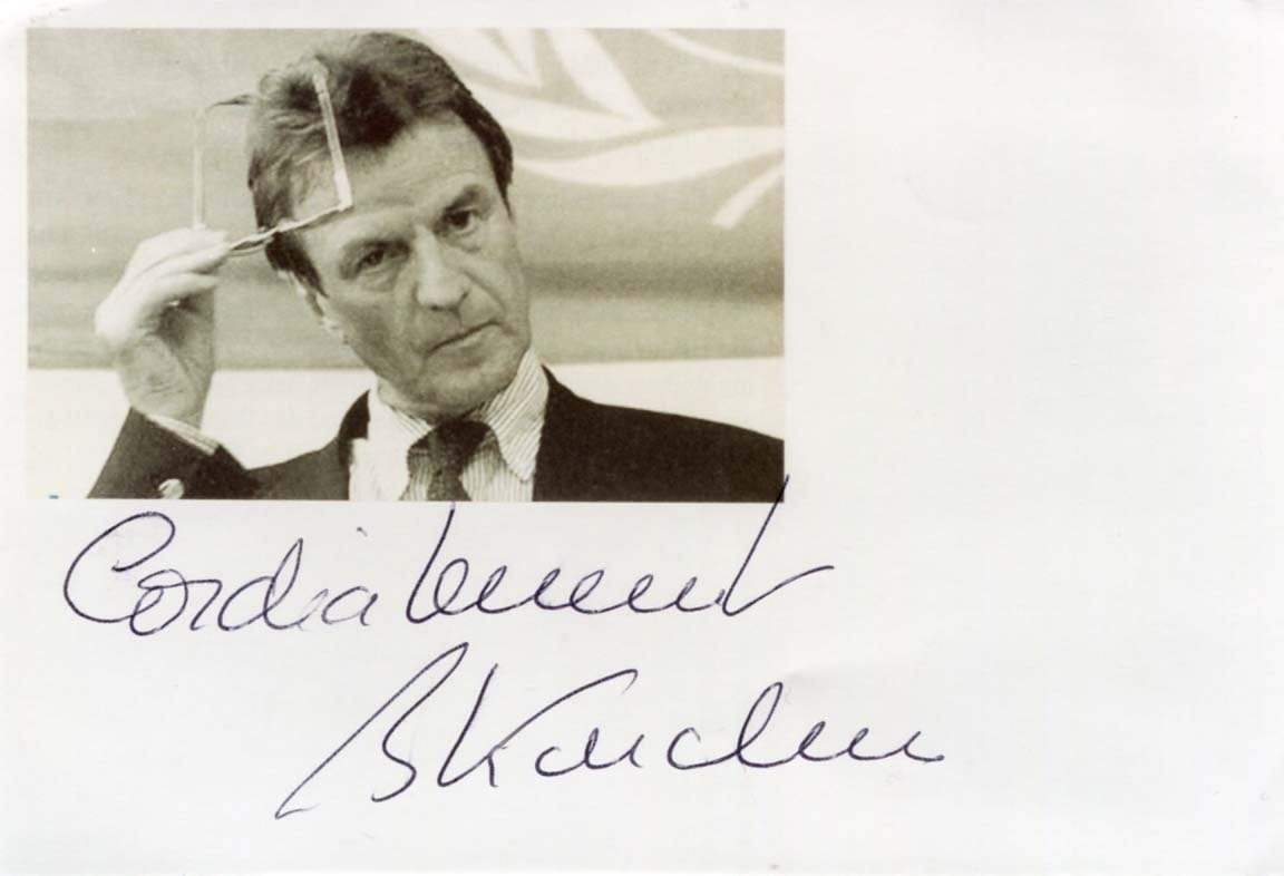 Kouchner, Bernard autograph
