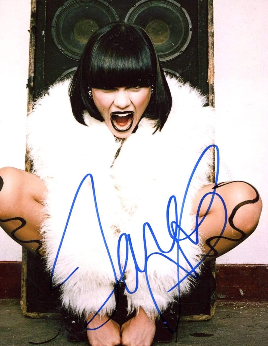 Jessie J autograph