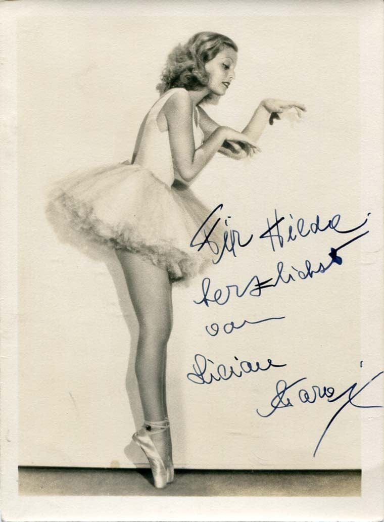 Harvey, Lilian autograph