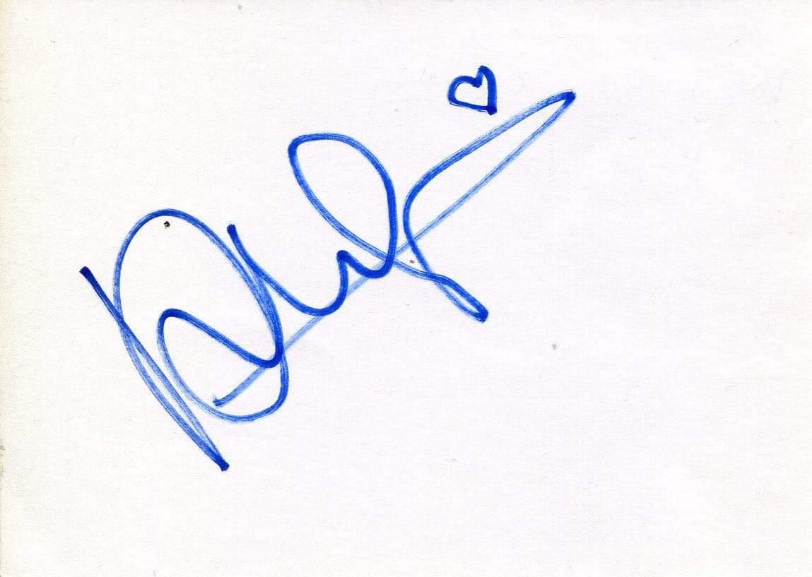 Golino, Valeria autograph